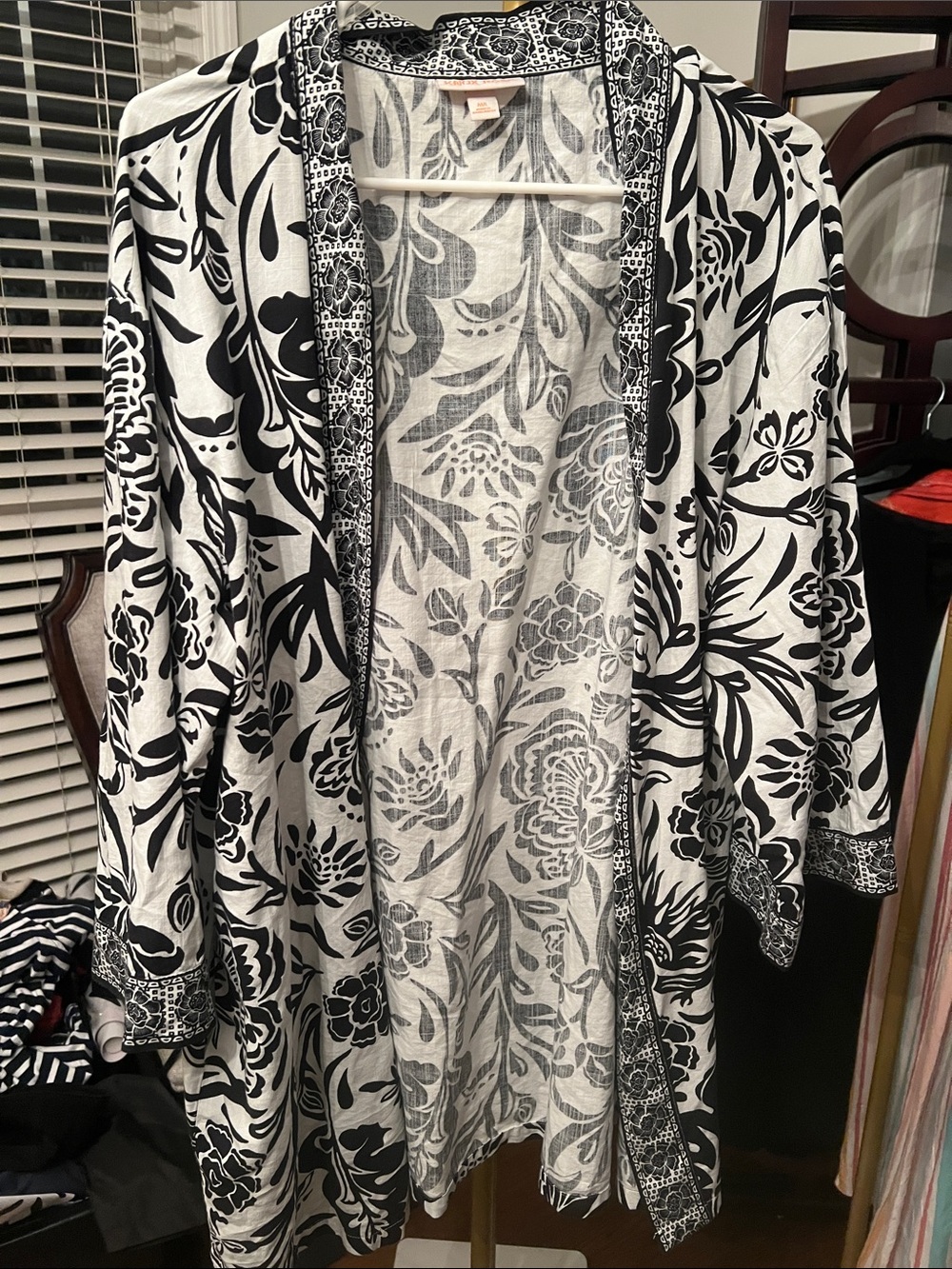Knox Rose Black and White Floral Cardigan size medium/large pockets!